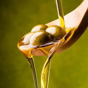  Olive Oil For Sale From Tunisia - olis a very important quantity of olive oil for sale with all types of oil available--extra /virgin /lampente from a producer in the northern region and sahel of tunisia very exceptional and delicious variety with ideal prices and well determined on a world scale we are available to all the major importe