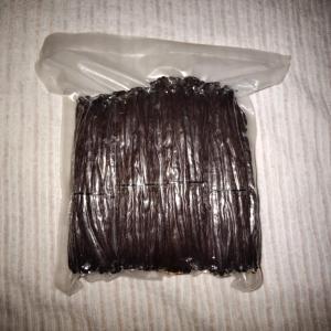  Vanille Bourbon Madagascar - autres nous exportons la  vanille bourbon de madagascar vanille r&eacute;colt&eacute; dans le nord ouest de madagascar r&eacute;gion r&eacute;put&eacute; pour sa qualit&eacute; de  la vanille.--nous avons un repr&eacute;sentant en europe bas&eacute; en france 1er contact sera &eacute;tablie avec lui enfin 