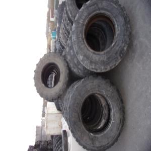  Pneus Militaire - matériels machines vends lot de pneus militaire 1400r20 50 /ht 13r22.5 40 /ht 475/80r20 30 /ht 365/85r20 30 /ht 395/90r560tr 50 /ht 700r16 20 /ht 900r16 20 /ht. 