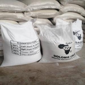  Dolomie Agricole - chimie additif engrais la dolomie agricole est particulièrement recommandée pour les sols qui présentent un déficit en magnésium,  souvent causé par un excès de calcium et de potassium. également efficace pour la correction du ph des sols. 