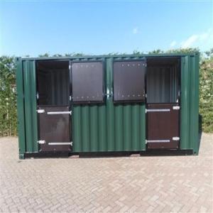  Container Paddock Pour Cheveaux - matériels machines container paddock de fabrication hollandaise de plusieurs grandeur 20 pieds deux places 40 pieds 4 places &eacute;quipement au gr&eacute; du client. possibilit&eacute; 1 place plus une sellerie . ou 3 places et une sellerie . accessoires distributeur d'eau de paille d'aliment. porte doub