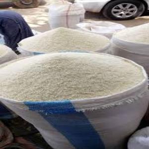  Riz 100% Bio Made In Mali - semence graine plant bonjour,  pocédant plusieurs hectares de champs de riz à l'office du riz du mali d'on la qualité du riz est impeccable et 100% bio cultivé,  traitée par des professionnels et passionnés de l'agriculture,  je suis à la recherche d'exportateur où d'acheteu