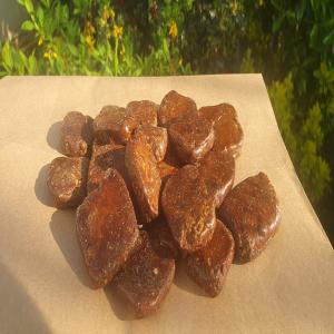  Propolis Brut - produits sucrés propolis brut de qualité supérieure - roumanie----défenseur naturel de la ruche,  la propolis est reconnue pour ses propriétés anti-inflammatoires,  antibactériennes et antivirales