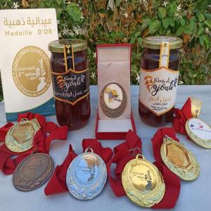  Miel 100% Naturel - fruits et légumes d&eacute;couvrez notre miel 100% naturel   un tr&eacute;sor de la ruche prim&eacute; !--r&eacute;colt&eacute; avec soin dans nos ruches locales,  notre miel est pur,  non chauff&eacute; et sans aucun ajout.--sa texture onctueuse,  son go&ucirc;t authentique et ses vertus exceptionnelles lui ont valu pl