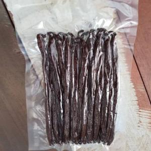  Vanille Bourbon De Madagascar - épices aromates nous sommes à la recherche des clients pour achat de vanille bourbon sous vide 1kg provenant directement des plantations de madagascar, . nous proposons des vanilles de qualité  et respectueuse des standards internationaux et bien sûr cultivée avec soin par des producteurs 