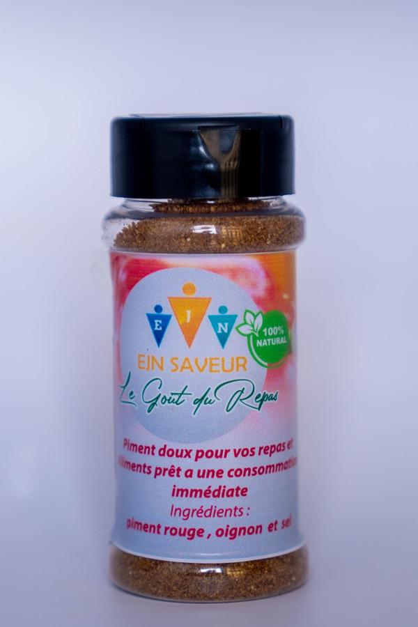  Piment Doux De Table - épices aromates nous sommes fabriquant du piment doux de table prete a la consommation pour vos aliments repas  des grillades poisson viande fait a base du piment rouge du cameroun oignon et sel . nous recherchons des fournisseurs ou acheteurs pour une distribution . nous serons ravi d'avoir un
