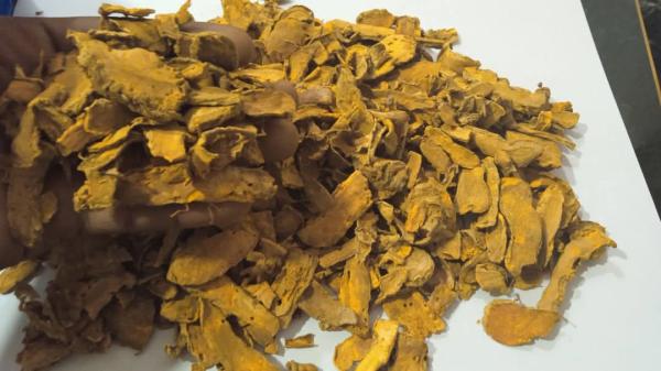  Curcuma En Lamelle - épices aromates bonjour, --nous cherchons des clients sérieux pour nos curcuma en lamelle. nous sommes à madagascar.--nous pouvons recevoir de contrat de 100tonnes.--prix 4000euro la tonne livré au port de votre choix.--mode de paiement 50% à la commande et 50% contre documents. ou aussi 