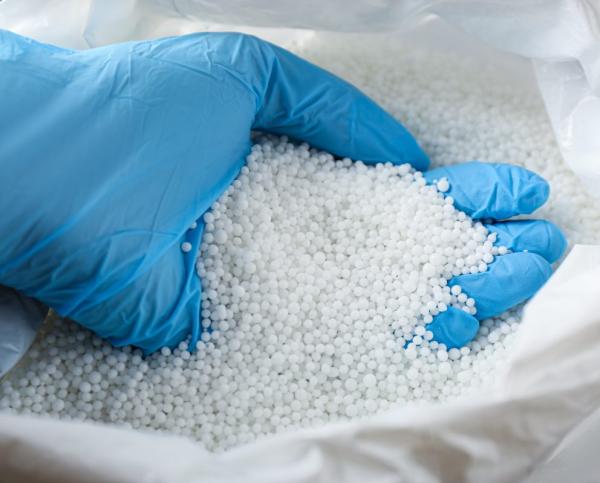  Urea N46 Granular Fertilizer - chemical fertilizer additive specifications-----nitrogen - 46% min.--biuret     - 1.0% max--moisture - 0.5% max--size- granular 2-4.75mm 90% min.