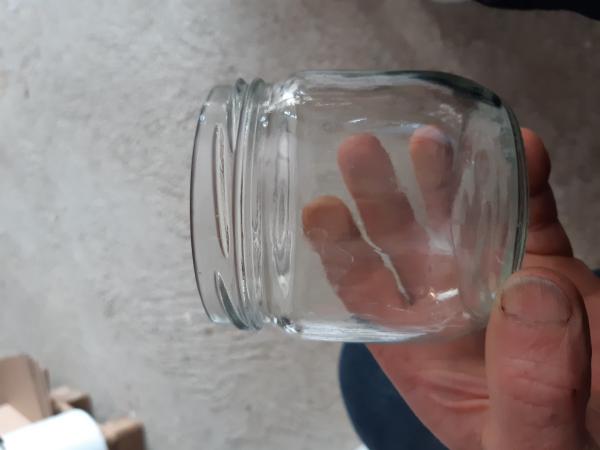  Bocaux /pot Verre 388ml - conditionnement je vends 300 bocaux verre 388ml avec couvercles pasteurisables neuf. possibilité d'avoir également des bocaux de 720ml par palette complète de 1050 bocaux.