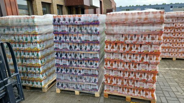  Boisson Kizilay - boissons non alcolisée je peux fournir plusieurs containers ou palettes de boisson turc kizilay (plusieurs go&ucirc;t) de l’eau de marque alpin sopalin papier toilette etc… kizilay 1 palette = 144 paquets (1036 80€la palette) 1 paquets = 24 bouteilles en verre de 200ml (7 20€ le paquet) 3455 bouteilles x 0