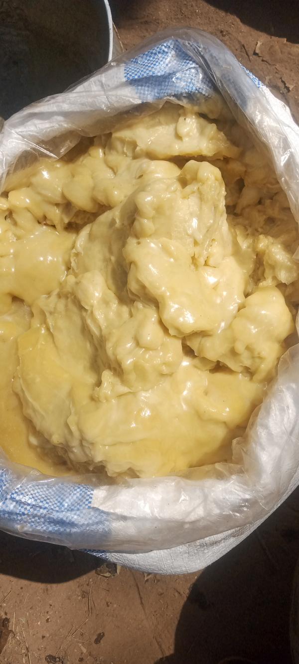  Vente De Beurre De Karité Pur Non Transformé - huiles nous mettons en vente du beurre de karit&eacute; pur brut et non transform&eacute; directement extrait selon les m&eacute;thodes traditionnelles au mali. ce produit naturel est id&eacute;al pour les industries cosm&eacute;tique (cr&egrave;mes lotions soins capillaires) pharmaceutique (b