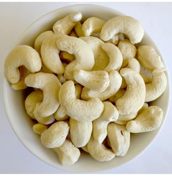  Noix De Cajou Decortiquée Brute - fruits secs et graines grillées bonjour,  nous sommes une soci&eacute;t&eacute; de n&eacute;goce et sommes dans la capacit&eacute; de vous fournir et vous livrer via nos services logistiques des noix de cajou d&eacute;cortiqu&eacute;es brute,  non grill&eacute;es ni sal&eacute;es avec un rapport qualit&eacute; prix assez comp&eacute