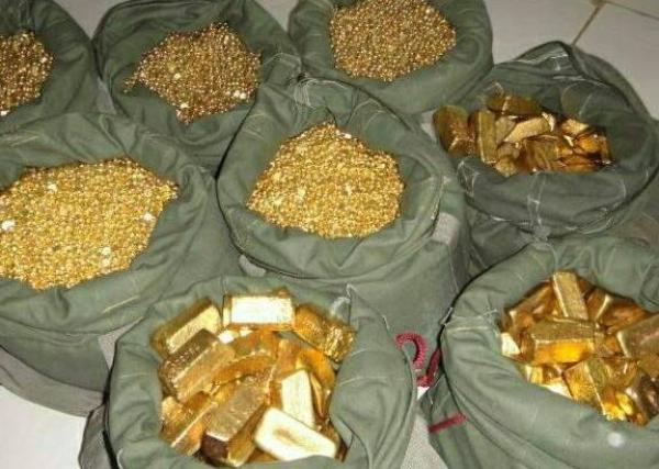  Lingot D'or Brut - métaux nous sommes à la tete de plusieurs coopératives d'extraction d'or au cameroun. et recherchons des partenaires pouvant effectuer le déplacement uniquement sur le cameroun pour achat.--quantité minimale- 10kg--nous restons disponible pour d'éventuelles complém