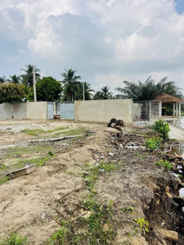  Immobilier Terrain Vendre Grand Bassam - Investissement capitaux urgent recherche d'acheteur direct terrain &agrave; vendre grand bassam mondoukou canal superficie 800m² + servitude 25/20m² coll&eacute; au canal pieds dans l'eau prix 75 000 000fr cfa acd disponible en mains propres lot n&deg;24 &icirc;lot 5