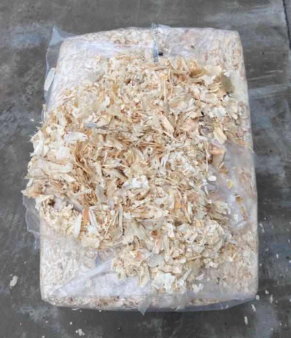  Sciure De Bois Fine - bois charbon fibre bonjour,  nous sommes une société grossiste et commerciale qui peut vous fournir de la sciure/copeaux de bois en très grande quantité pour la fabrication de vos pellets et autres utilisations. nous avons une forte capacité de collecte et pouvons vous les fournir r&e