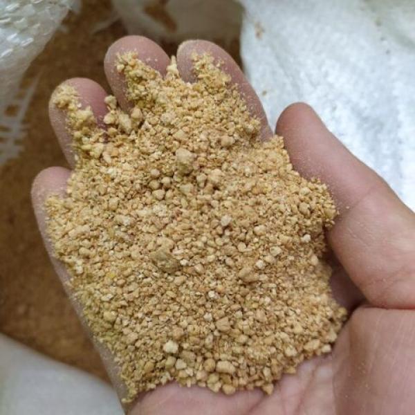  Tourteau De Soja N48 - aliments pour animaux bonjour,  nous pouvons vous fournir des tourteaux de soja avec un taux de protéinés minimum de 48% pour l'alimentation de vos bétails. nous avons une grande capacité de production et pouvons vous approvisionner régulièrement tous les mois selon vos besoins. e