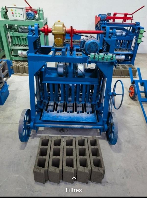  Machine Brique - matériels machines  je vends des machines &agrave; briques(pondeuses &agrave; briques) d&eacute;ja disponible &agrave; dakar &agrave; un prix tr&eacute;s comp&eacute;titif pondeuse de 380 v capacit&eacute; journali&eacute;r environ 2500 briques vendu avec une caisse possibilit&eacute; d 'y ajouter des caiss