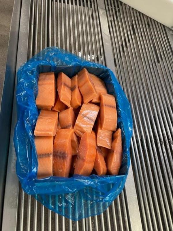  Filets De Saumon Européens - poissons saumon trim c de haute qualit&eacute; disponible pour exportation *description nous proposons des saumons trim c de haute qualit&eacute; issus de notre production . nos saumons sont certifi&eacute;s [certifications par exemple msc asc ] et sont disponibles en diff&eacute;rentes tailles