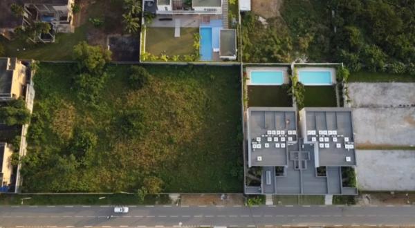  Vendre Abidjan Riviera Golf Beverly Hillis - mine terrain concession un terrain de 3000m2 cl&ocirc;turer &agrave; vendre &agrave; cocody riviera golf beverly hillis quartier r&eacute;sidentiel avec acd id&eacute;alement pour une r&eacute;sidence priv&eacute;e ou une concession vendu au prix de 800000cfa/m2 mon contact 