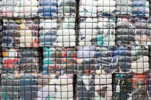  La Seconde Main Qui Fait La Différence - autres propose de la friperie de qualit&eacute; ( vetements de seconde main tri&eacute;s) &agrave; des prix comp&eacute;titifs. nous r&eacute;coltons des vetements directement au pr&egrave;s des particulier et organisons des collectes dans les &eacute;coles coll&egrave;ges et tout autre encadrement scolai