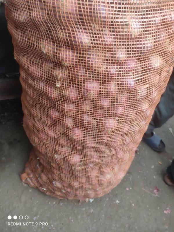  Oignon Et Ails - fruits et légumes nous vendons des oignons de madagascar calibre moyen,  prix 450euro la tonne.--nous avons aussi de l'ail calibre moyen seché prix 900euro la tonne--nous recevons toute commande à partir de 50tonnes --mode de paiement 50% à la commande et solde contre livraison ou contre embarquem