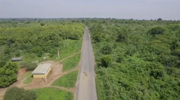 Opportunité D’investissement - autres nous avons une parcelle de plus de 185 hectares &agrave; 16km de bouak&eacute; c&ocirc;te d’ivoire. le site est id&eacute;al pour les projet agricole les entrep&ocirc;ts les usines les ranches et autres. la terre est tr&egrave;s riche et 60% encore vierge. le site est s&eacute;par&eacute; de par