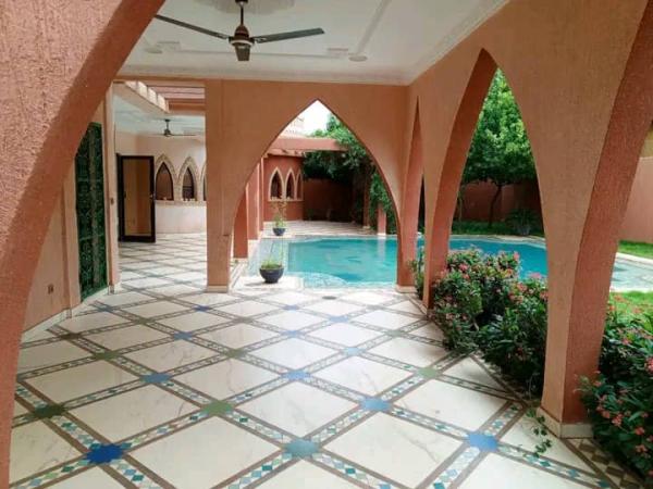  Ouaga_2000 Villa Avec Piscine En Vente Bfa - autres ouaga_2000 prix de vente . 900.000.000 fcfa xof      super duplex vous recherchez une propri&eacute;t&eacute; de confiance qui a re&ccedil;u beaucoup d'amour au fil du temps? la voici! avec une aire de vie tr&egrave;s lumineuse a faire couper le souffle cette magnifique prop