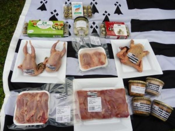  Caille Oeuf De Caille Pigeon Faisan - viandes et oeufs existe depuis 1978 et a été repris en 1991 ,  exerçant dans le domaine de la reproduction,  l'accouvage,  l'élevage,  l'abattage et la commercialisation dans le domaine de la caille,  du pigeon,  de la perdrix et du faisan.--la commercialisation de la caille se fait en vivant d