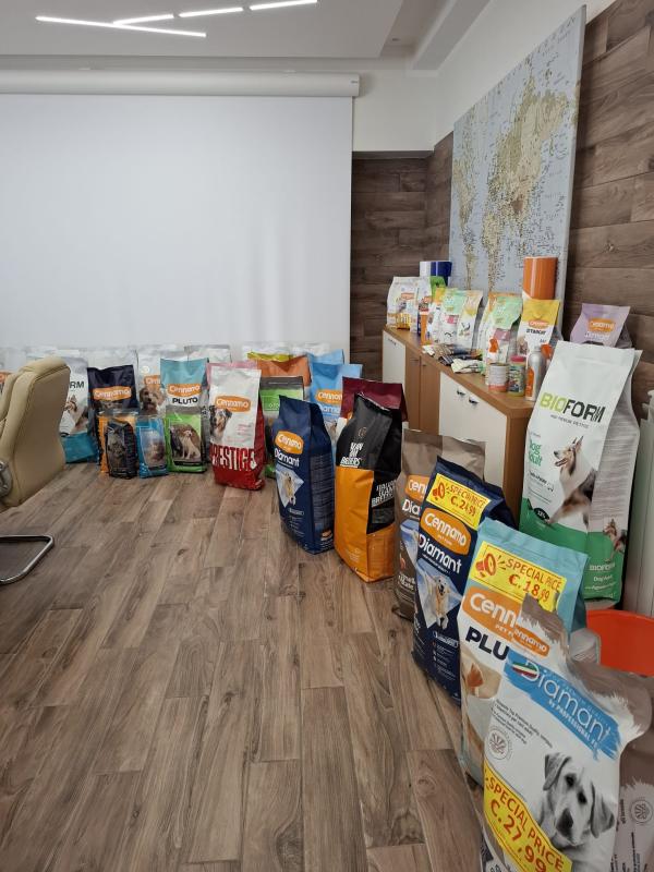  Dog Cat Food wholesale Pricing - feed hello, --we are an italian manufacturer of high-quality pet food,  offering a complete range of products for both dogs and cats. our portfolio includes eco,  premium,  super premium,  medical/veterinary,  wet food,  and cosmetic ranges,  designed to meet the needs of all market segments.--our brands are alr