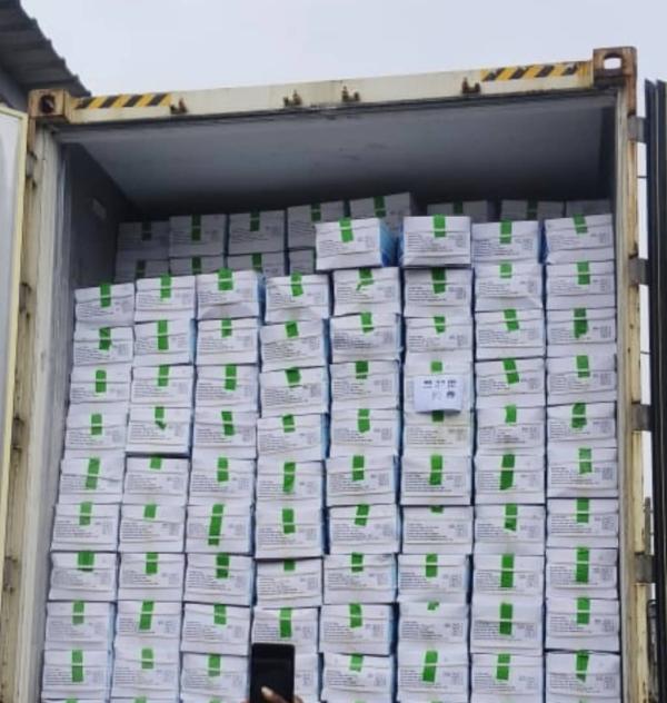  Du Poisson Disponible Chez Vous - poissons nous mettons &agrave; votre dispositions plus de plus de 10 vari&eacute;t&eacute;s de poissons n'h&eacute;sitez pas &agrave; nous &eacute;crire pour les prix par carton par types de poissons chaque ann&eacute;e c'est plus de 2 500 tonnes de poissons que vous vendons dans la plupart des pays afric