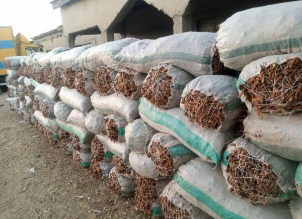  Gingembre Sec, Tamarins,et Curcuma - autres  chers tous nous disposons d'une &eacute;norme quantit&eacute; du gingembre sec du tamarins et du curcuma sur le nigeria et niger a des prix moins ch&egrave;re le gingembre a 4500fcfa le kilogramme le tamarins a 2500fcfa le kilogramme et le curcuma frais a 1100fcfa le sec a 2500fcfa le kil