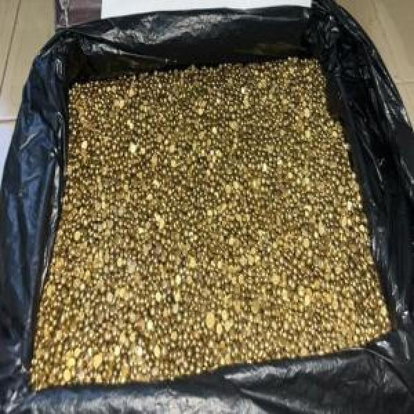  Ugandan Gold Ready For Export To Dubai - metals full corporate offer   english--product--commodity- gold bullion--purity- 96%+--available quantity- 900 kg--price- usd 88, 000/kg--commission- usd 3, 000/kg--origin- uganda--destination- dubai--procedure- cif (cost,  insurance & freight)----transaction procedure--1. spa (sales and purchase agreement) i