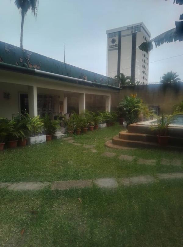  Vente D'une Villa Abidjan Biétry Zone - mine terrain concession &agrave; vendre – superbe villa 6 pi&egrave;ces avec piscine ! offrez vous le confort absolu dans cette magnifique villa de *6 pi&egrave;ces* construite sur une g&eacute;n&eacute;reuse superficie de *673 m²*. ✨ *caract&eacute;ristiques *  6 pi&egrave;ces spacieuses et lumineuses  grande 