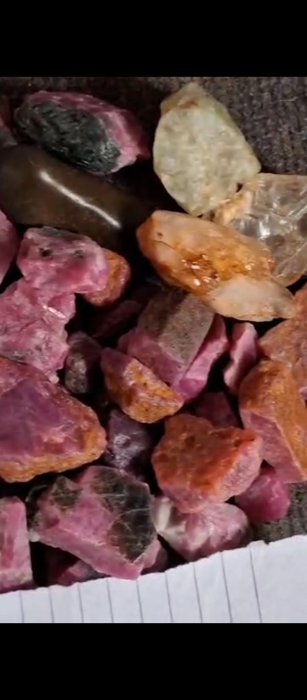  200 Kg De Rubis Brute Vendre Lomé - pierre roche  nous avons 200 kg de rubis brute &agrave; vendre &agrave; lom&eacute; et nous cherchons un client potentiel 15$ /grammes contacter nous merci 
