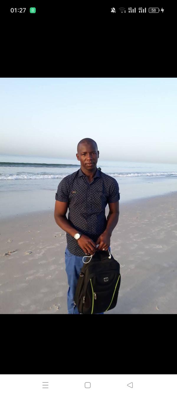  Huile - huiles  je suis un jeune s&eacute;n&eacute;galais qui veux importer de huile de malesie au s&eacute;n&eacute;gal donc du coup je cherche un fournisseur qui peut m.aider a d&eacute;velopper mon entreprise donc c'est pour cela que je vous souhaite de me aider 
