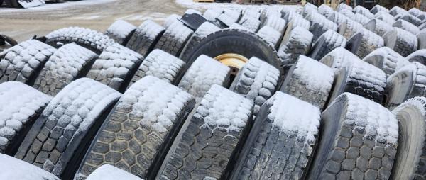  Vente De Pneus D' Exportation - autres nous vendons dea pneus par conteneur 40 pied de voitures et de camions toutes sortes. voitures 3000 pneus toutes les grandeurs tripl&eacute;s quadripl&eacute;s ou quintupl&eacute;s selon vos besoins dimension 21 20 19 18 17 16 15 et 14 pouces. camions 250 pneus/conteneur+ triplage pneus 
