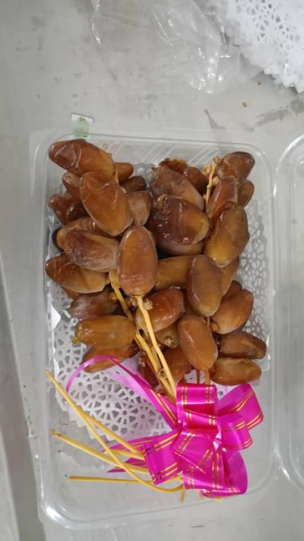  Dattes D'algérie - fruits et légumes  dattes d'alg&eacute;rie disponible. en provenance de tolga la r&eacute;gion connue pour les dattes. tr&egrave;s bonne r&eacute;colte et produit de qualit&eacute; garanti. veuillez nous contacter en priv&eacute;. cdlt 
