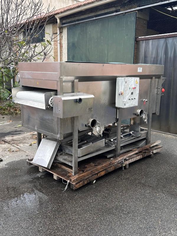  Blancheur Pour Fruits Olives Et Autres - matériels machines vends blancheur jamais servi . ann&eacute;e 2020 . dimensions 3 50 x 1 30 x 1 40 m &eacute;quip&eacute; de convoyeur &agrave; bande type thermoplastique sp&eacute;ciale  r&eacute;servoir inf&eacute;rieur pour la collecte et la recirculation de l'eau &eacute;changeur de chaleur tubulaire 