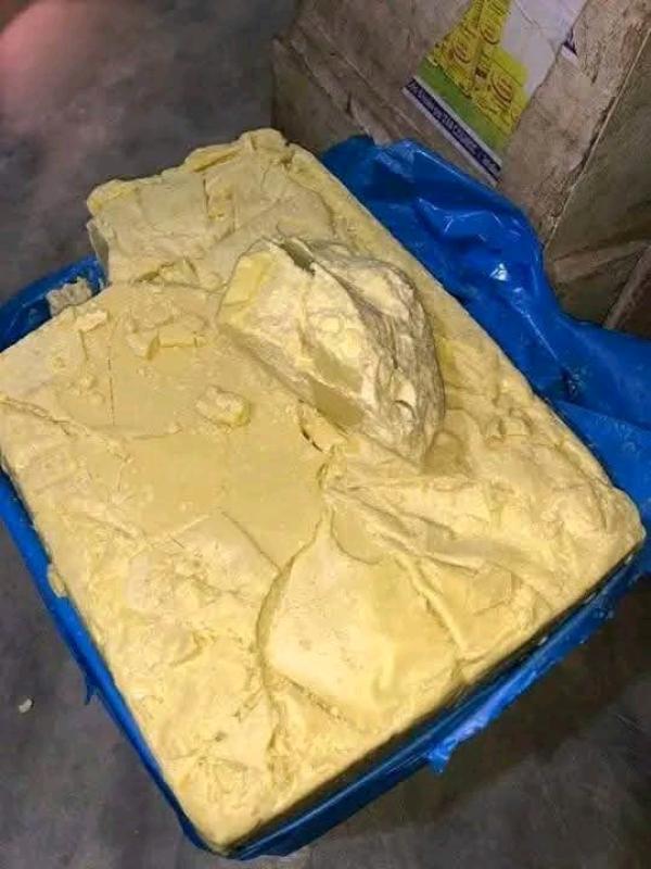  Beurre De Cacao Bio - matiere vegetale nous disposons du beurre de cacao brut 100 % naturel avec son odeur de chocolat,  avec un tr&egrave;s comp&eacute;titif disponible en gros et en d&eacute;tails.--veuillez contacter pour plus d'informations.