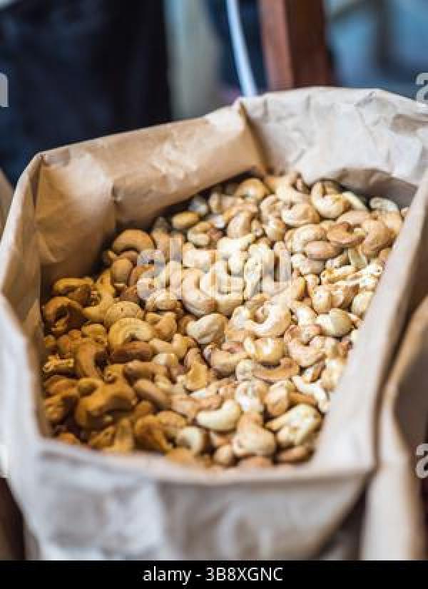  Vente De Biter Kola Et Noix De Cola - fruits secs et graines grillées offre - --produits - bitter kola  noix de cola en quantit&eacute; importante et qualit&eacute;  premium depuis la c&ocirc;te d ivoire. --quantit&eacute; - 500   1000 tonnes --livraison - --  fob au port d'abidjan ----