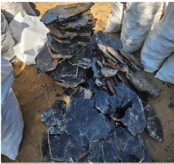  Recherche Fournisseurs Mica Brut Grade - pierre roche madagascar | france recherche des fournisseurs de mica brut grade a,  bas&eacute;s &agrave; madagascar. types recherch&eacute;s-muscovite / phlogopite qualit&eacute;-grade a   6 cm forme-mica brut (min&eacute;ral) exigences-qualit&eacute; constante,  volumes r&eacute;els,  tra&ccedil;abilit&eacute;,  or