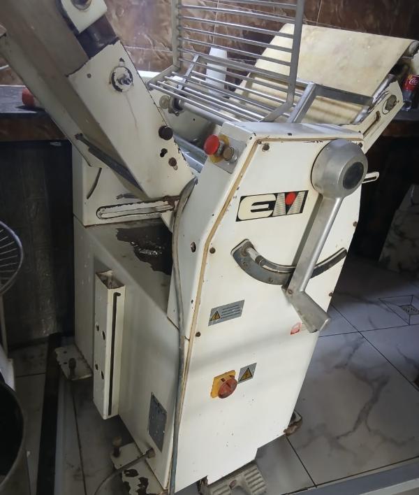  Vente Materiel Boulangerie Patisserie - matériels machines a vendre laminoir d'occasion pour p&acirc;tisserie ,  marque esmach italienne la machine en parfaite &eacute;tat de marche.--localisation casablanca maroc