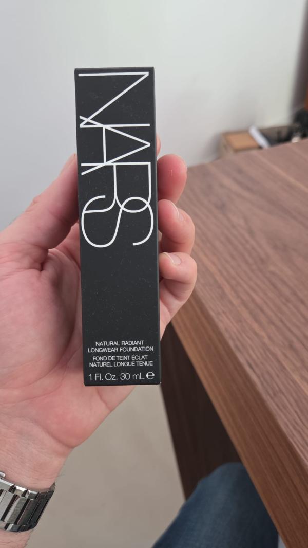  Fond De Teint Nars - hygiene entretien stock de fond de teint nars natural radiant longwear teinte new caledonia emballage d'origine et neuf disponible sur la ville de montpellier en france