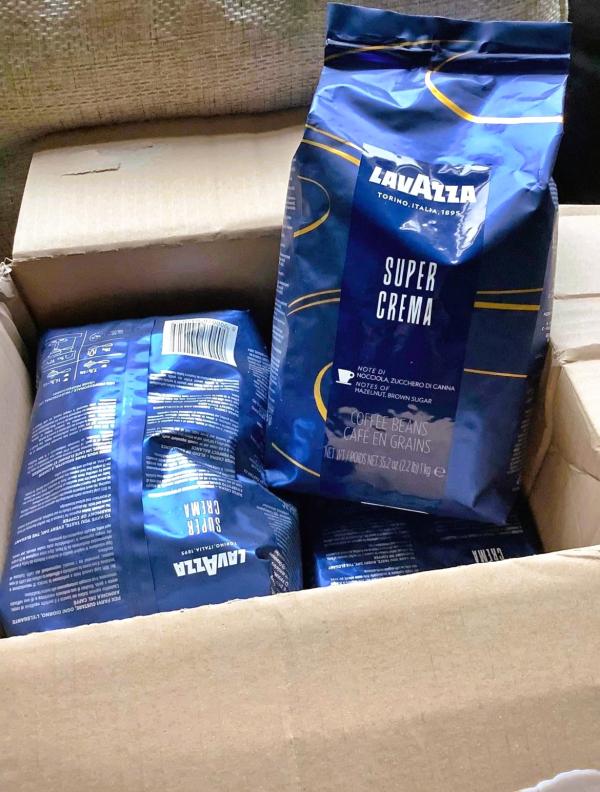  Lavazza Crema Gusto Classico Coffee - coffee cocoa tea premium lavazza coffee beans available in flavors and brands looking for high quality italian coffee in bulk? we’ve got you covered with a wide selection of lavazza coffee beans. perfect for businesses cafes and coffee lovers our lavazza stock includes available packaging options 1kg lavazza 
