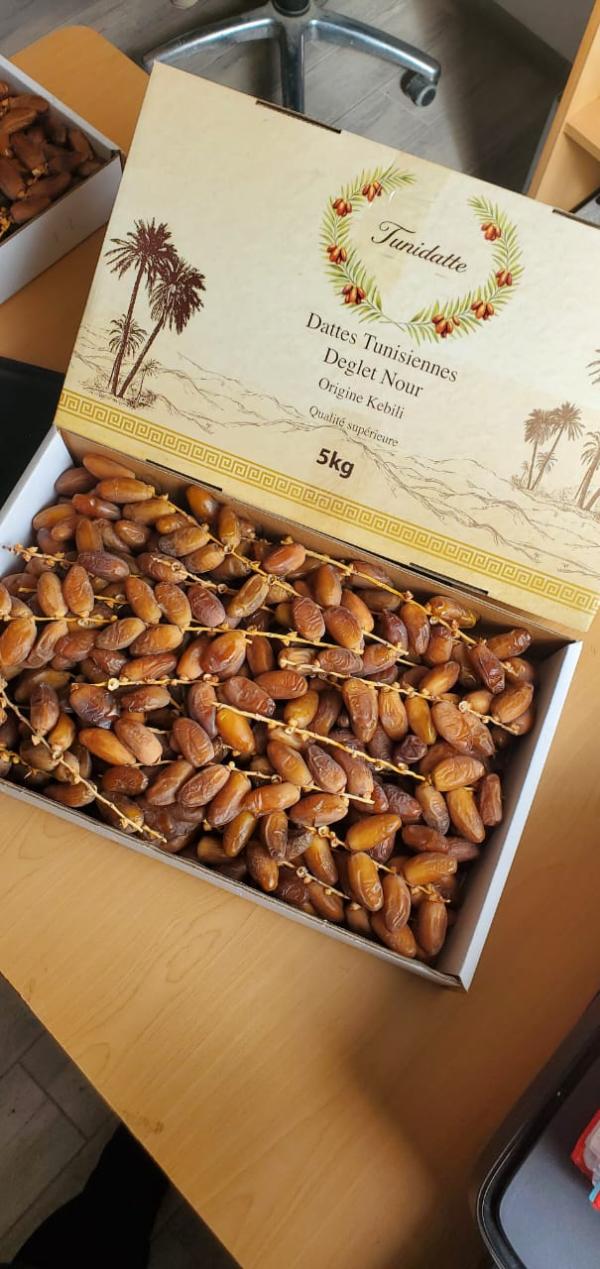  Dattes Tunisienne En Branche - fruits et légumes propose dattes tunisienne en branche tr&egrave;s bonne qualit&eacute; en gros france belgique allemagne italie espagne hollande