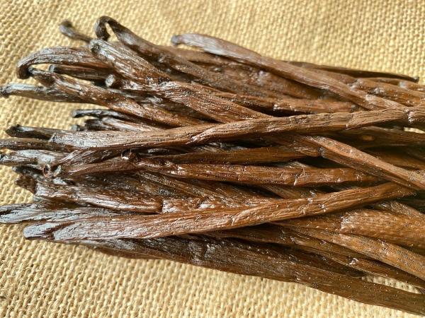  La Recherche Clients Vanille De Madagascar - épices aromates  nous sommes fournisseur de vanilles poss&egrave;de agr&eacute;ment a la recherche des clients int&eacute;ress&eacute;s pour une collaboration &agrave; long termes vanille tk 14cm &agrave; 18cm taux vanillines 1% &agrave; 2% prix fob 80eur le kg bourbon 30% humidit&eacute; de 16cm &agrave; 