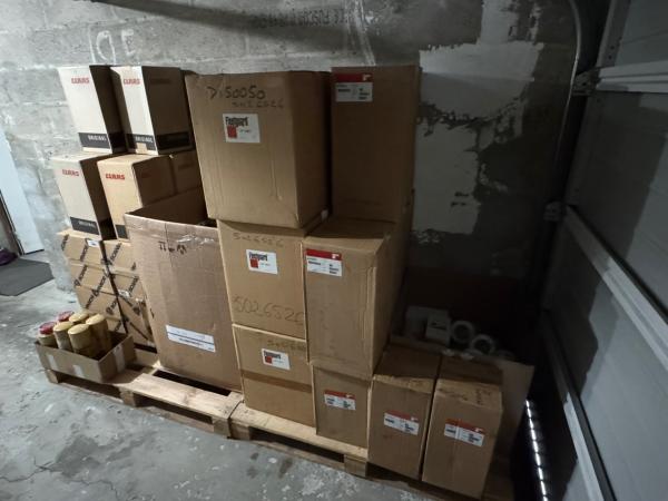  Lot Filtres Moteurs Pl Tp Agricole - autres  dans le cadre d’un d&eacute;stockage nous proposons un lot neuf d’origine de filtres moteurs poids lourds tp et agricoles (fleetguard cat claas scania). ✔ filtres air ✔ filtres huile ✔ filtres hydrauliques ✔ s&eacute;parateurs eau / carburant tous les filtres sont dans leur emballage