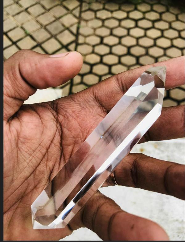  Pierre Industrielle Naturelle - stone rock  nous sommes situ&eacute;s a madagascar nous sommes des fournisseurs de pierres industrielles naturelles brute et taill&eacute; . nous vendons en gros avec prix tr&egrave;s tr&egrave;s interessants. veillez nous contacter si vous etes int&eacute;ress&eacute;s. exemple de nos produits tels que