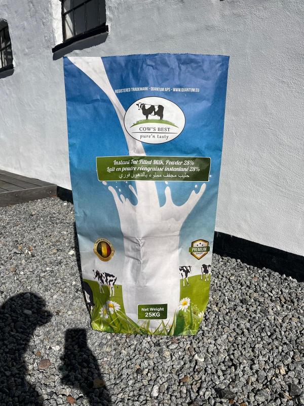  Emmental, Mozzarella, Beurre, Lait En Poudre - lait et produits laitiers soci&eacute;t&eacute; europ&eacute;enne sp&eacute;cialis&eacute;e dans la production et le trading de produits laitiers. nous proposons &agrave; l export diff&eacute;rents produits fromage (emmental mozzarella) beurre ainsi que lait en poudre (ffmp 28/24 fcmp 26 smp). gr&acirc;ce &agrave; 