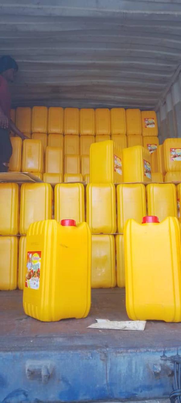  Huile De Palme Et Huile De Tournesol - huiles  nous sommes une soci&eacute;t&eacute; fran&ccedil;aise sp&eacute;cialis&eacute;e dans l'importation et l'exportation de produits agroalimentaires en destination de l'afrique de l'ouest. nous proposons de l'huile de palme et de l'huile de tournesol 1l 2l 5 l 10l 20l et 25l or